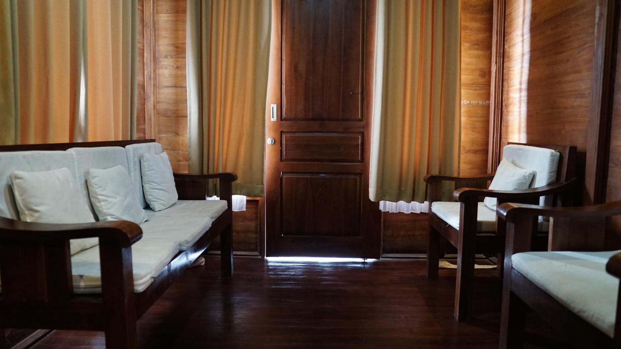 Lovina Grand Raka Homestay מראה חיצוני תמונה