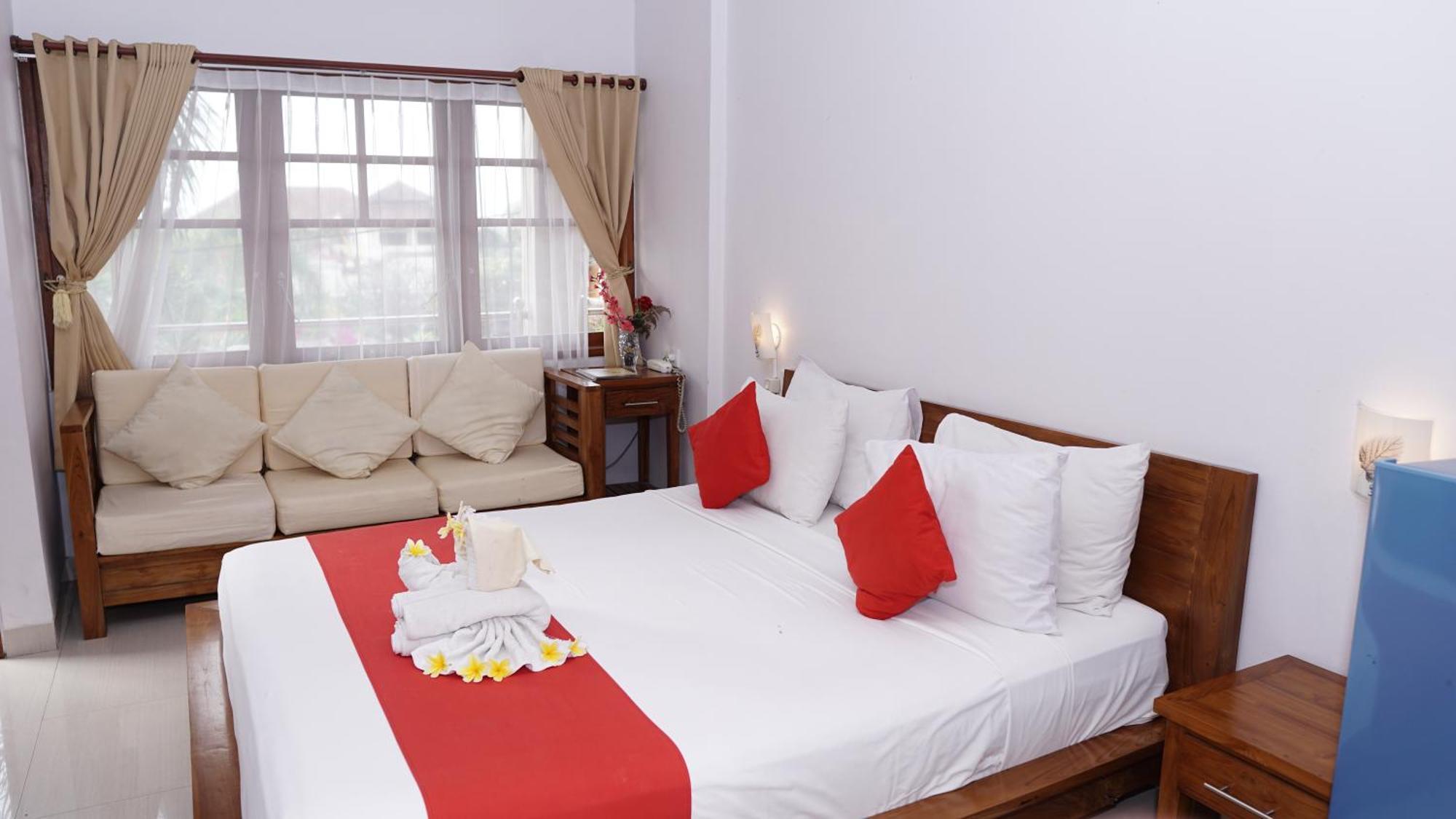 Lovina Grand Raka Homestay חדר תמונה