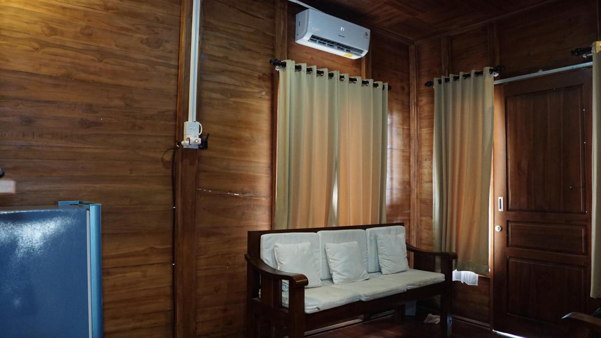Lovina Grand Raka Homestay מראה חיצוני תמונה