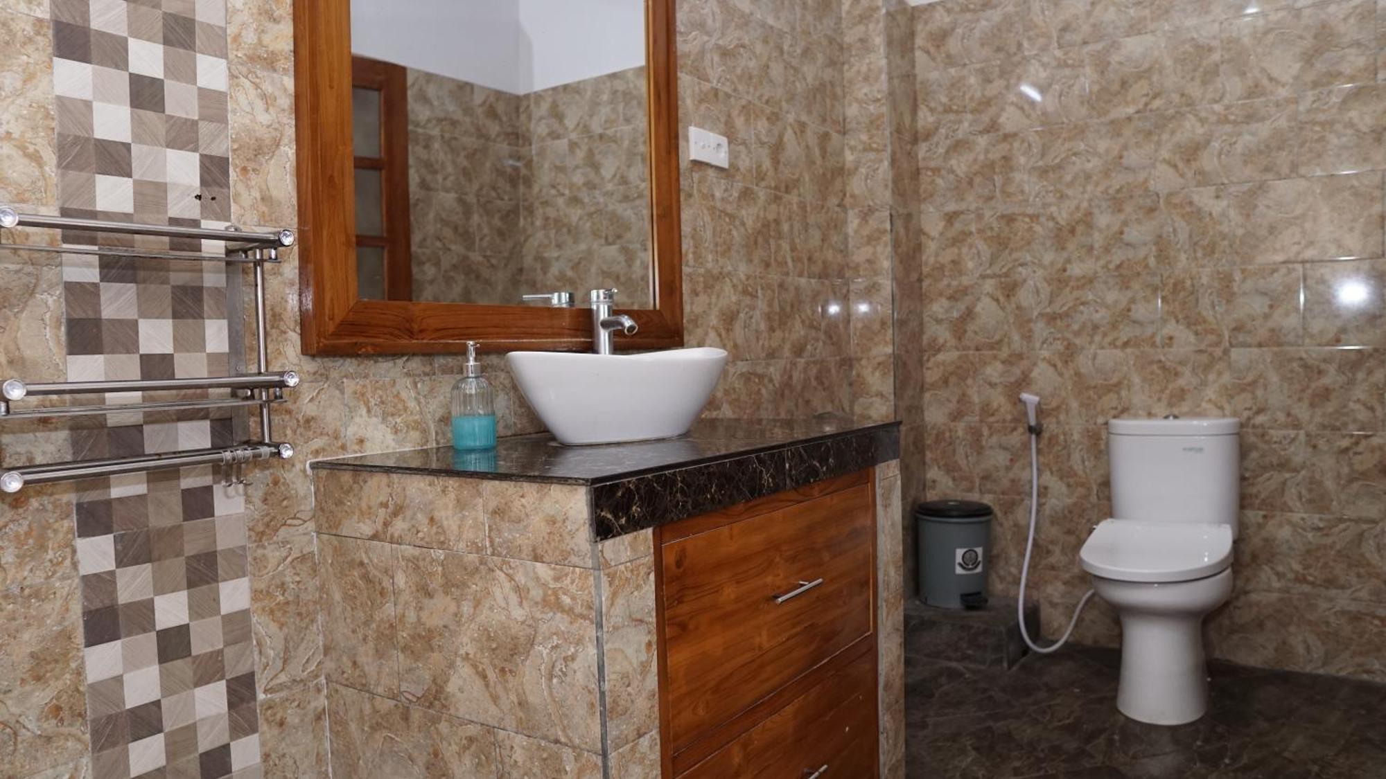 Lovina Grand Raka Homestay מראה חיצוני תמונה